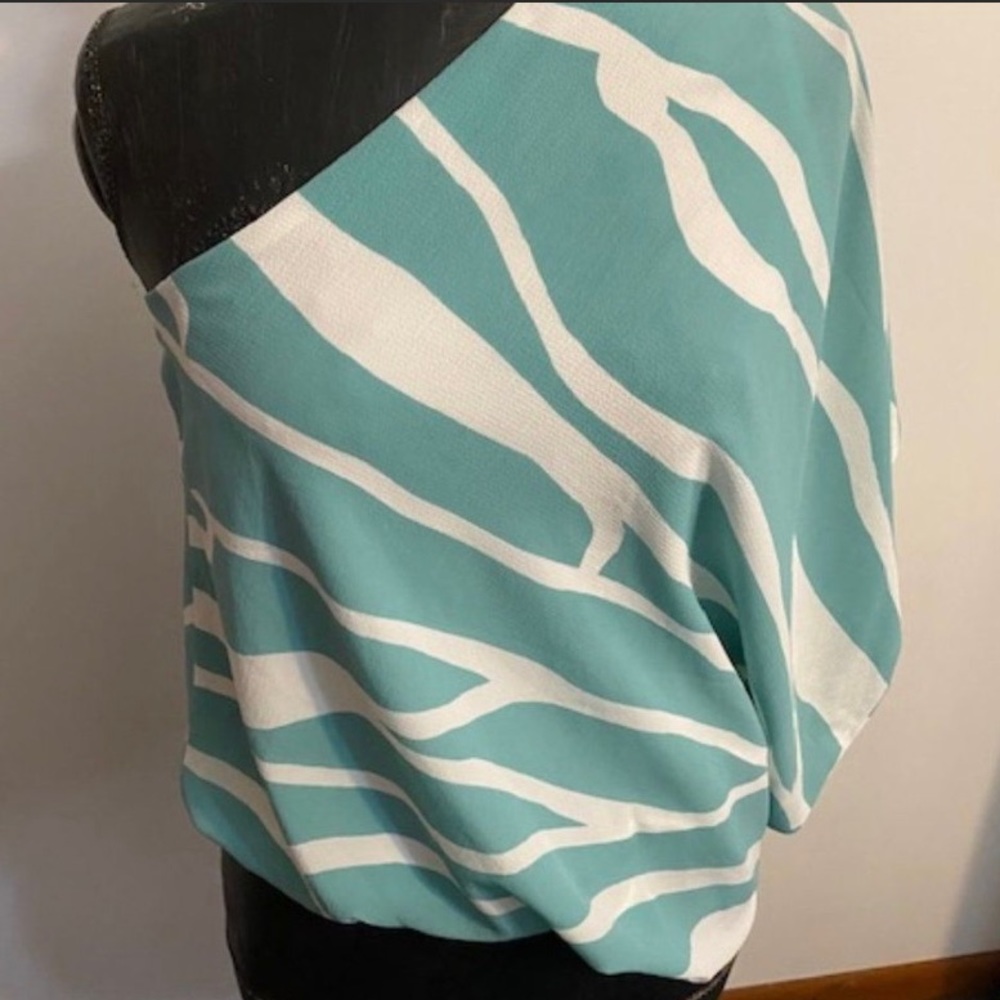 Tyche Off Shoulder Top - Picture 1 of 7